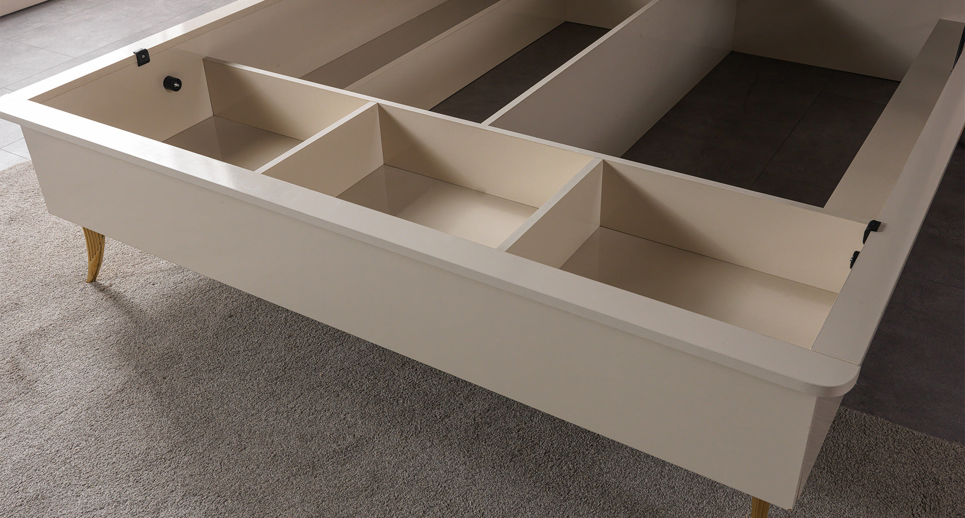 Nisan Luxury Karyola